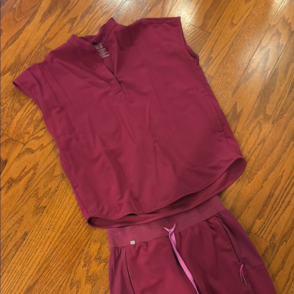 Figs Magenta Scrub Set